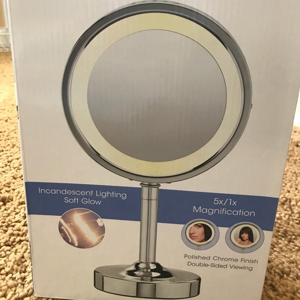 🚫SOLD🚫Conair magnifying mirror🚫